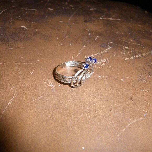 Women's Vintage Antique 14K Gold 585 Cocktail Ring w/ 3 Blue Sapphire Gemstone - Picture 2 of 4
